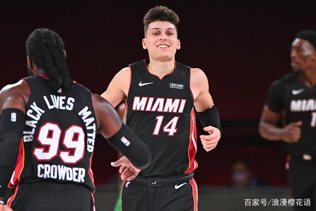 中脱颖而出 中脱颖而出