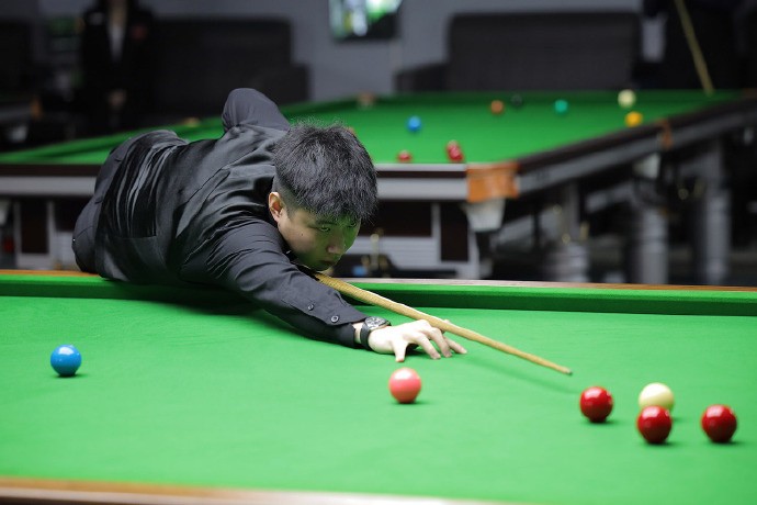 白昇浩和郑 白昇浩和郑