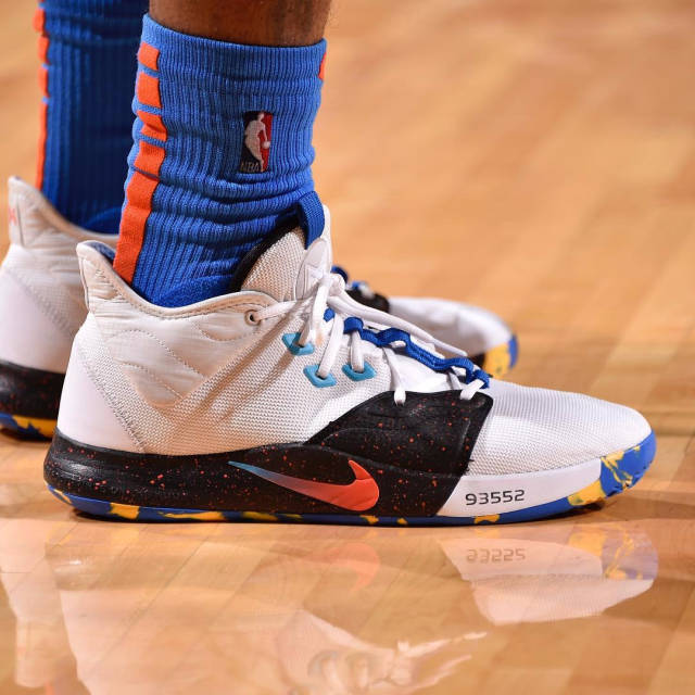 凭借持球威 凭借持球威