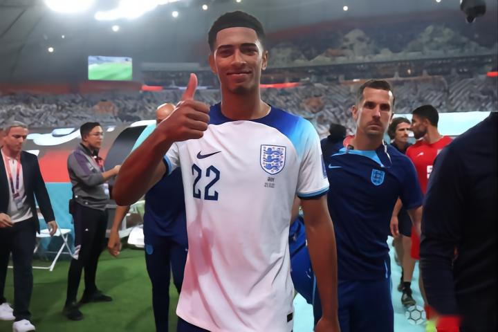 突出的臂力 突出的臂力